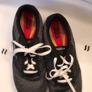 Sketchers go max shoes